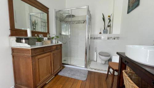 Chez Hélène, calme et verdure au centre historique - Foto 2