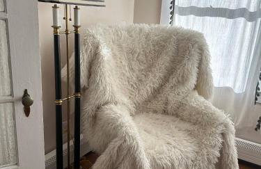 Historic Home near Stony Brook Village & Beach - Foto 28