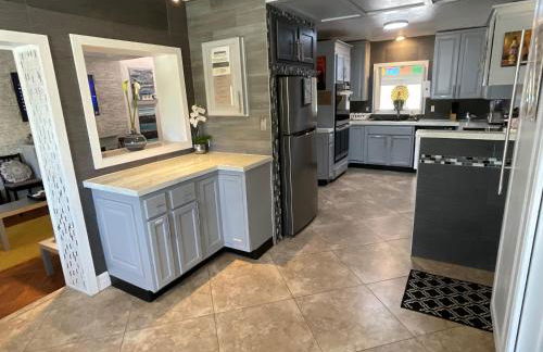 Spacious Ranch 7 min to beach/ airport Pet friend - Foto 16