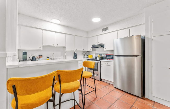 Prime Soco Airy 1BR King Suite w Pool Parking - Foto 10