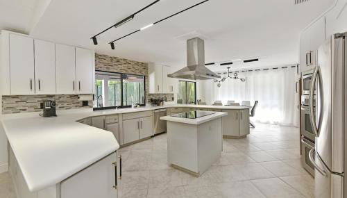 Cozy home with big pool in Wellington! - Photo 3, stove, dishwasher, pet friendly