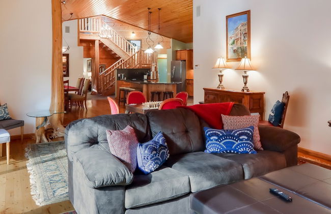 Boardman Monarch Upscale River Lodge HOT Tub! - Foto 78