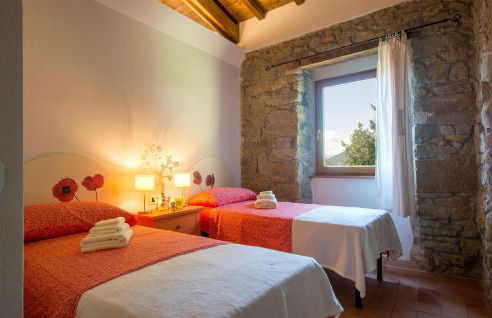 3 Bedroom Amazing Apartment In Benabbio - Foto 15