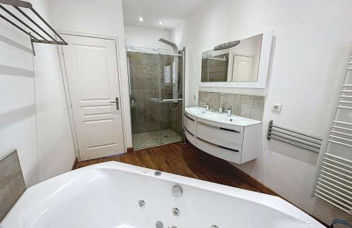Luxury 1 bedroom Quai St Pierre 2 mins from the Palais & Croisette 269 - Photo 18