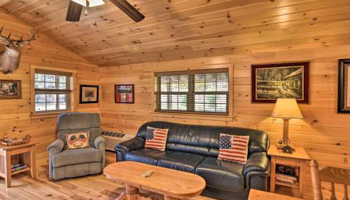 Cozy Anchors Away Cabin Hideaway with Fire Pit! - Foto 4