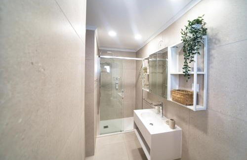 Elements Milfontes - Japandi Designed House - City Center - Photo 32