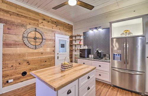 Historic Mountain Home Haven with Large Yard! - Foto 9