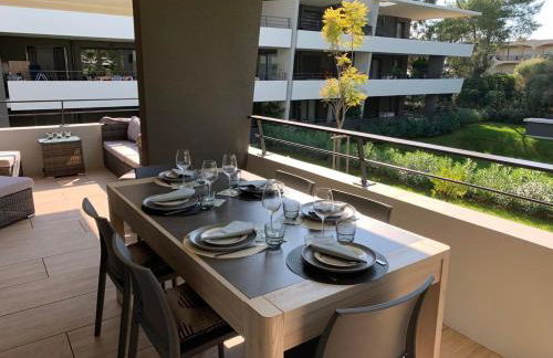 Appartement climatisé les pieds dans l'eau pour 6 personnes avec 1 suite parentale, 1 chambre double et 1 mini chambre Piscine sur le toit clim garage - Foto 64