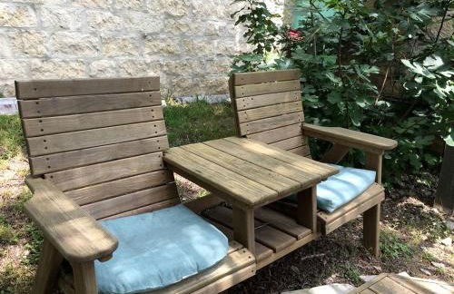 Vacation Cabin near the Boutiques and Galleries in Ingram, Texas - Photo 6