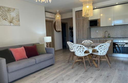 McRamé Design Apt Sea View, Beachfront, Swimming Pool, 2BDR, 2BAR, 6 pax, Praia da Rocha - Foto 18