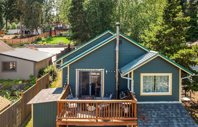 Seaside Getaway by Avantstay Deck w Views - Photo 17