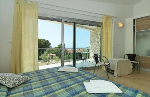 3 Bedroom Gorgeous Home In Svivan - Foto 23