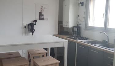 Appartement calme 3 chambres avec lit double Wifi - Parking facile - Foto 2