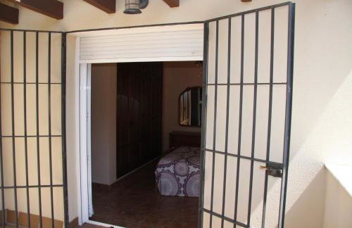 Moderno y amplio chalet, con piscina privada - Foto 52