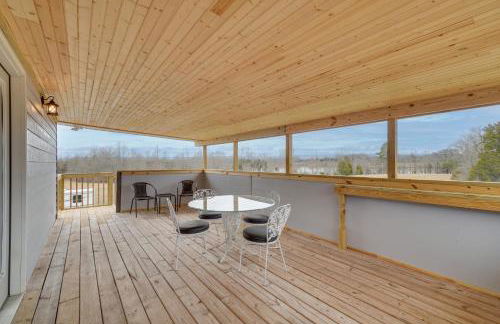 Deer Lake Lodge on 700 Wooded Acres in Dayton! - Foto 18