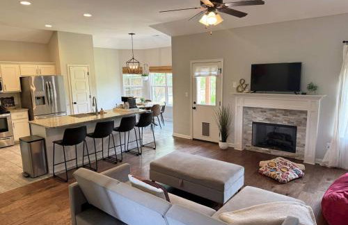 3BR w/ Pool Table & Ping Pong - Near Snowden - Foto 3