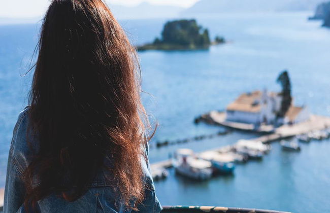 Entdecke Pontikonisi, Mon Repos, Achilleion & schwimme am Marathias Strand – Tagestour - Foto 2