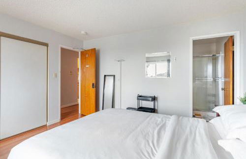 Cozy and Secure 3-Bedroom, 2-Bath Unit with 6 Beds and Beautiful Bay View - Foto 3