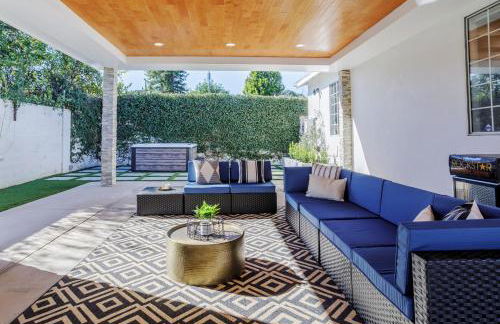 New 5 bed w/hot tub close to Universal sleeps 12 - Foto 1