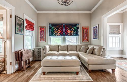 Stylish 3-Bedroom Home in Tulsa - Photo 2