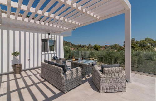 Maridenia Villa - Family Escape with Private Pool, by ZanteWize - Foto 25