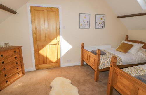 The Chapel - Photo 17