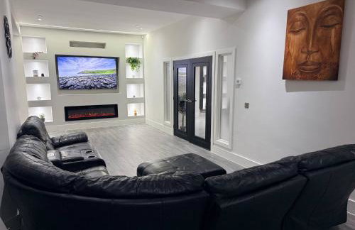 Luxury home 5 bedroom 3 bathroom games room parking - Foto 12