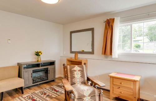 6 Mi to Dtwn Bright and Airy Anchorage Getaway! - Photo 5