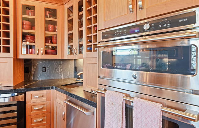 Luxury Mountain Chalet Deck w/ BBQ & Lake Views - Photo 11