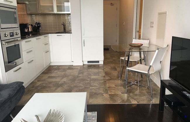 TO Stays - York and Lakeshore - Foto 31