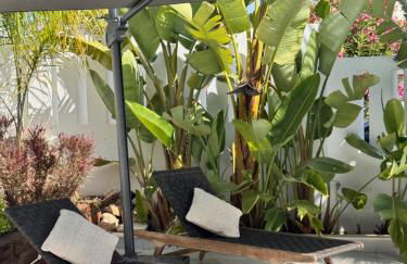 Marbella Bliss - Luxury 4-Bedroom VILLA with Garden, Private POOL & Jacuzzi, Marbesa near- 5 min to the Cabopino Beach - Photo 39