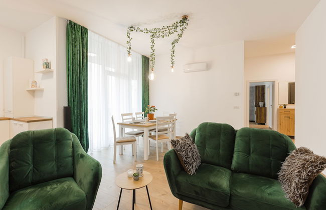 Essenza Charming Two BedRoom Apartment - Photo 36