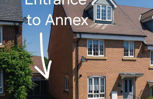 Lovely Cosy Studio with Garden and Parking - Photo 15