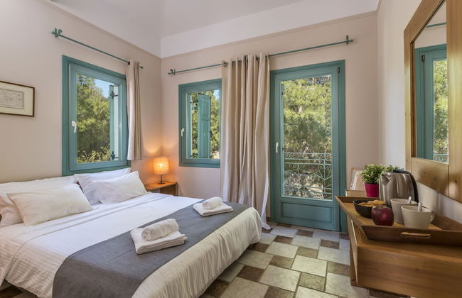 Electra Beachfront Villa - Photo 10