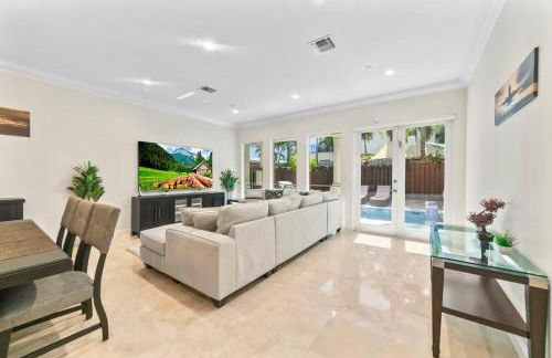 Lux Home with Rooftop & Elevator 2mi to Beach - Foto 4