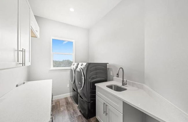 Stunning Luxury Mediterranean-style Private Oasis! - Foto 30