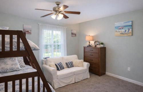 Vacation House, 2 Miles to Beach, Smart TVs, Grill - Foto 21