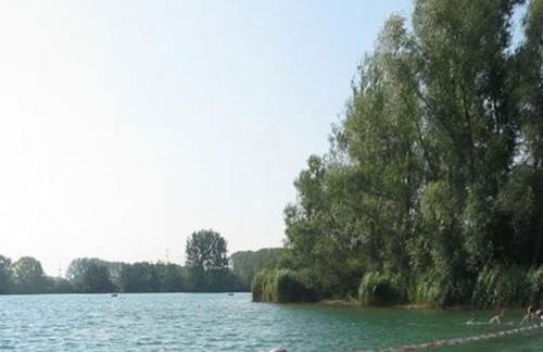 Apartment mit Innenhof, Rasen und Parkplatz - Photo 13