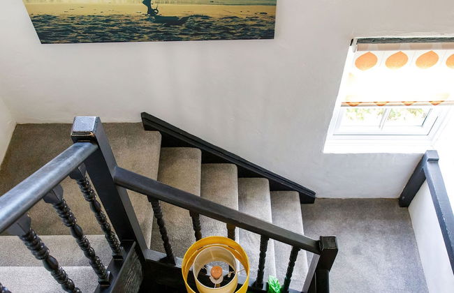 Tranquil Luxe in Country Cottage - Photo 16