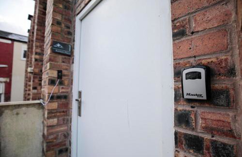 Bartlam Place, Sleeps 6, Central Oldham - By NMB Property - Foto 28