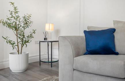 Elegant Garden Apartment, Private Parking & EV Charger, Walk to Town - Foto 29