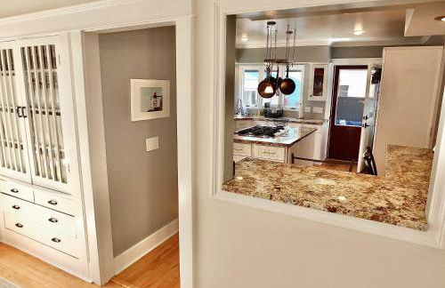 Beach City Craftsman - Walk to Beach - Foto 34