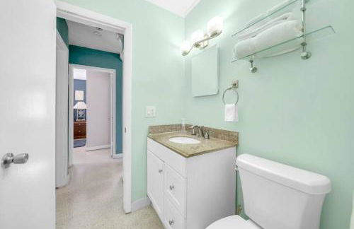 Palm Paradise-Seaside Home w Heated Saltwater Pool - Photo 19