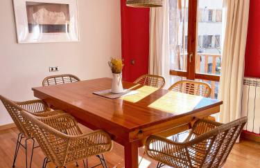 Apartamento familiar en el centro de Benasque con terraza - Photo 4