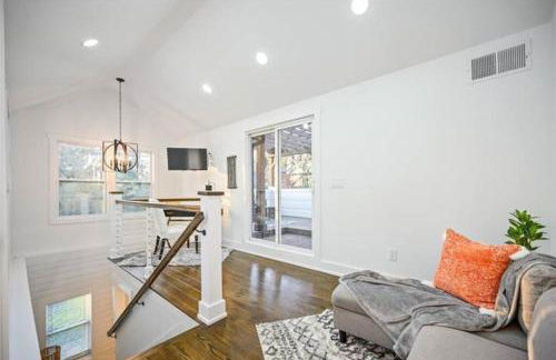 Lux Stay's Modern Loft Style Tiny Home in ATL - Foto 27