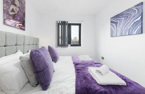 Modern 4 Bedroom House With Parking in Farnham Royal, Slough By 360stays - Foto 20