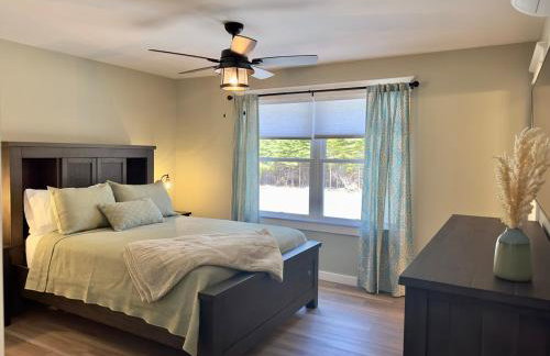 New 2023 Waterfront Home near Acadia with Hot Tub - Foto 15