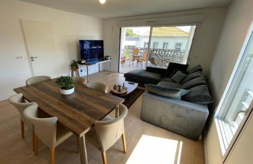 Large apartment with air conditioning, terrace and parking - Foto 1