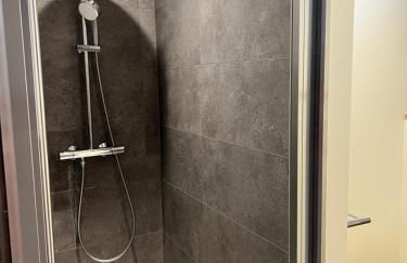 Chaleureux T4,Netflix, petit déjeuner offert, boisson rafraîchissante pour la bienvenue, repas du soir fondue, raclette sur demande possibilité de le réserver à la semaine, contactez-nous en privé - Foto 5