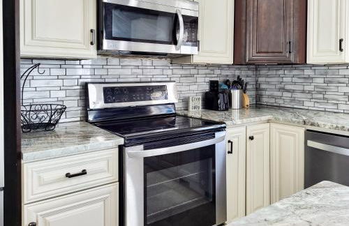 Spacious 2-BR 1-Bath King suite! - Foto 14